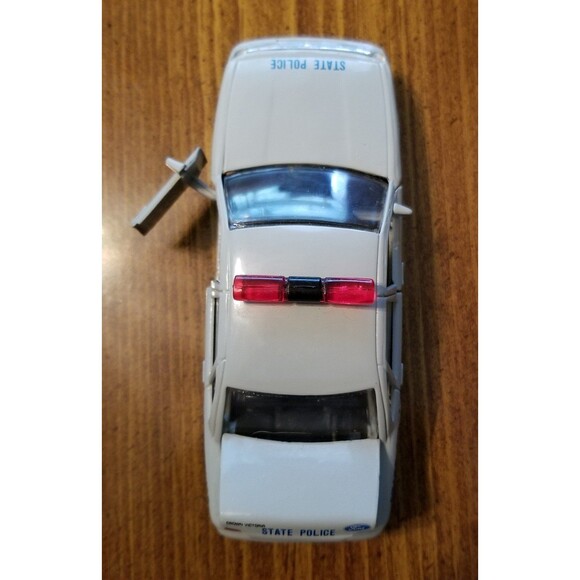 Rhode Island State Police Road Champs die cast police car 1:43 scale - Picture 6 of 9